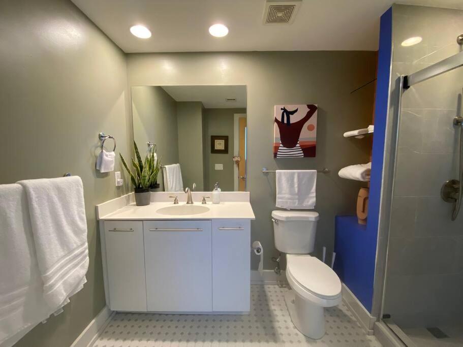 Designer Downtown Condo Suite - Splendid View Des Moines Extérieur photo