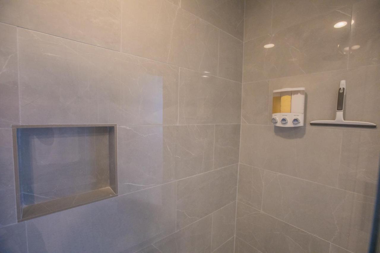 Designer Downtown Condo Suite - Splendid View Des Moines Extérieur photo
