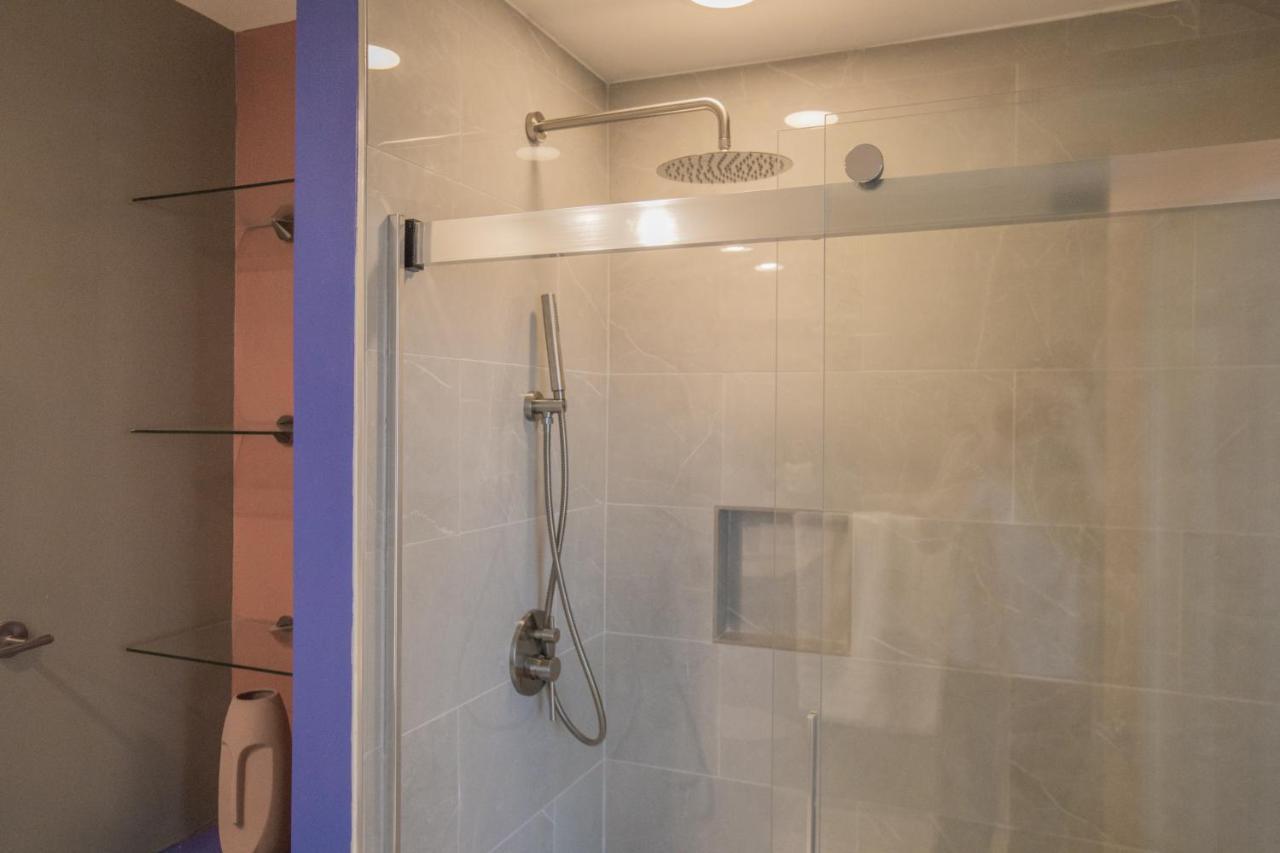 Designer Downtown Condo Suite - Splendid View Des Moines Extérieur photo