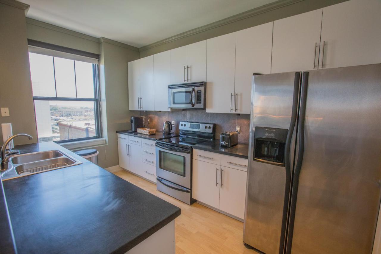 Designer Downtown Condo Suite - Splendid View Des Moines Extérieur photo